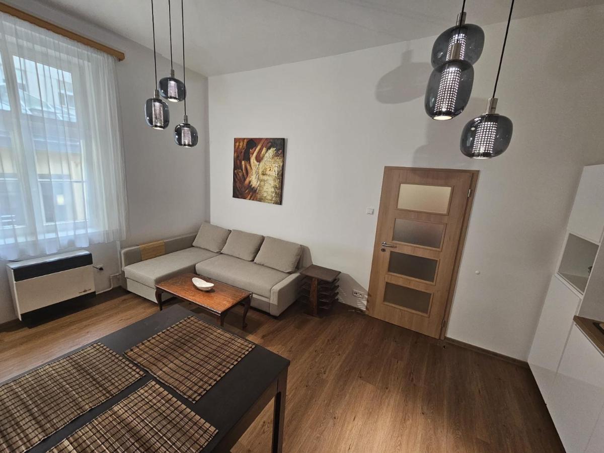 Sweet Apartment In The Heart Of Прага Екстериор снимка